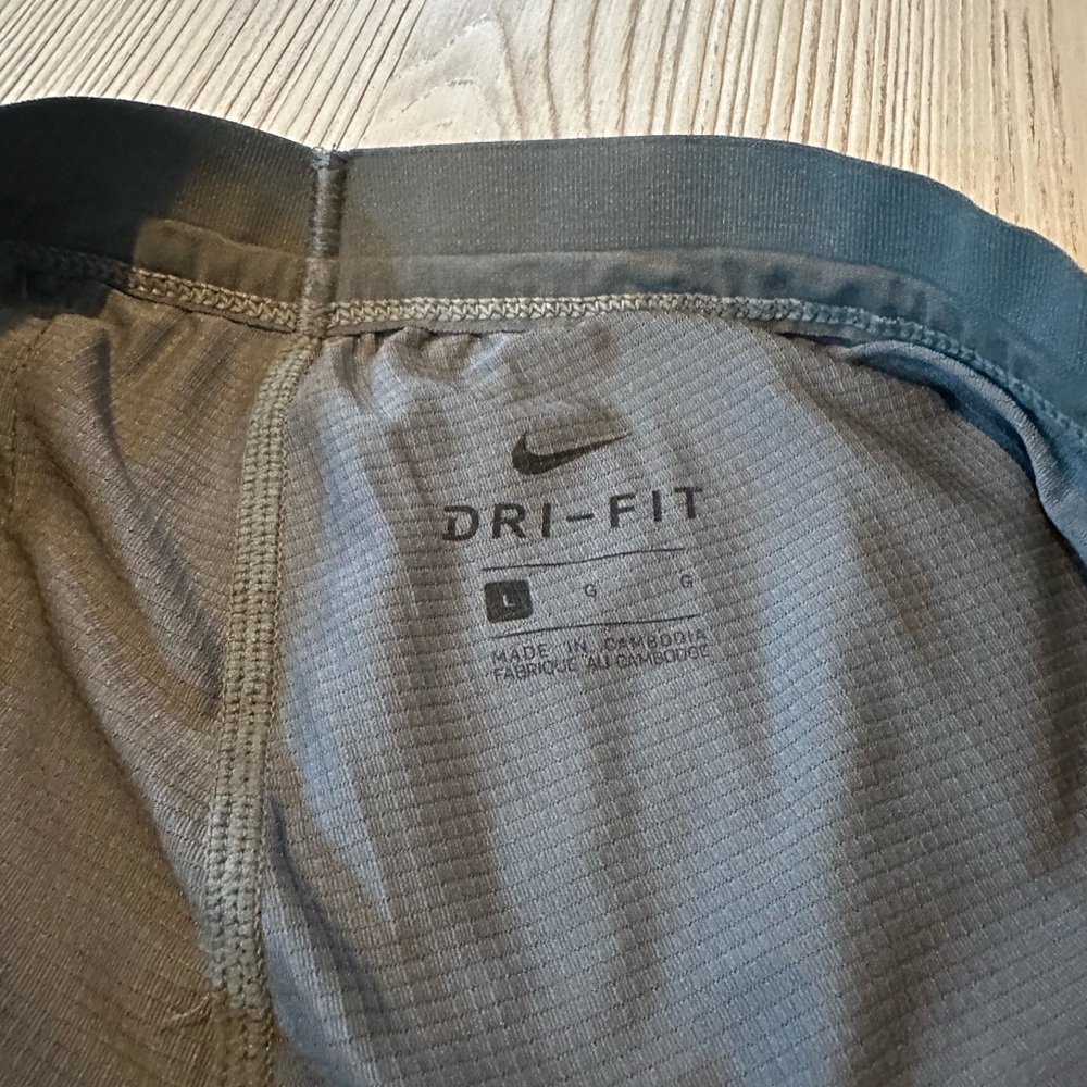 Nike gym shorts - Picture 6 of 9
